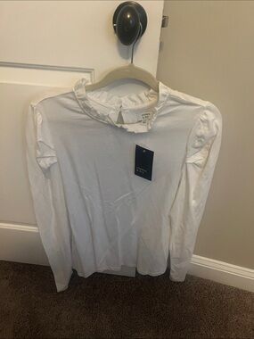 crown & ivy White Ruffle Collar Long Sleeve Tee